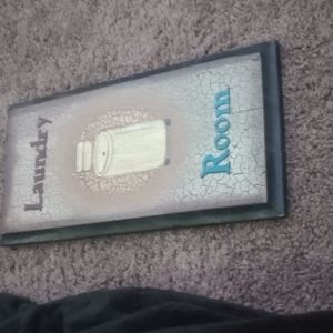 Laundry room sign